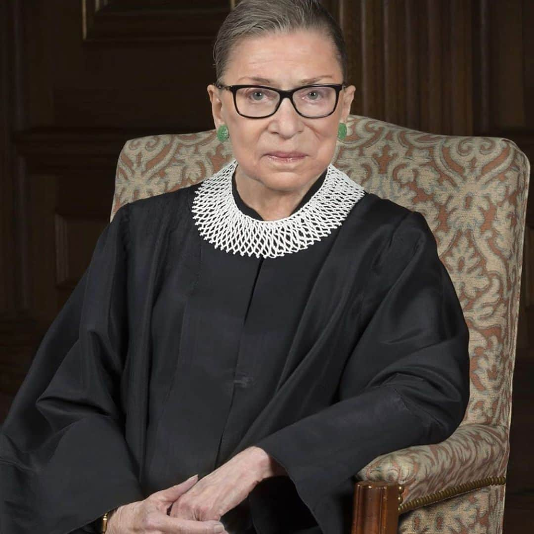 スコット・ウェインガーさんのインスタグラム写真 - (スコット・ウェインガーInstagram)「She was an inspiration and an American hero. #rbg」9月20日 1時59分 - scottweinger