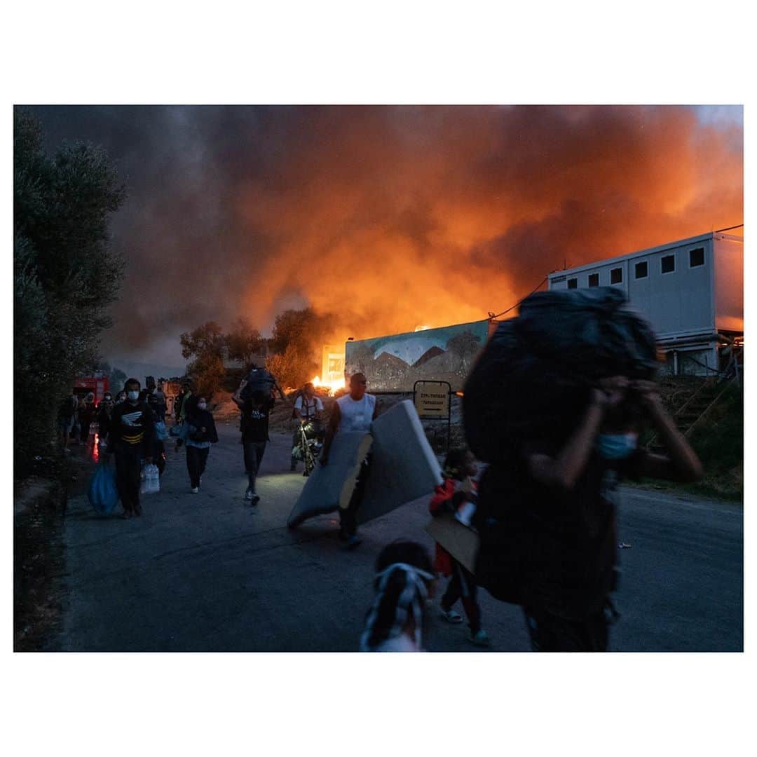 Magnum Photosさんのインスタグラム写真 - (Magnum PhotosInstagram)「@enricanaj’s images and reflections are featured on L’Obs's article covering the fire at Moria refugee camp in Lesbos, Greece.⁠ .⁠ The story reports on the disaster itself, that began during the night of September 8, as well as how the camp’s occupants have been coping in its aftermath.⁠ .⁠ The Albanian Magnum photographer has been travelling to Lesbos for 8 years, and documenting migration for over a decade.⁠ .⁠ Find a link to the article, and more of the latest news from Magnum photographers, at the link in bio.⁠ .⁠ PHOTO: The day-after a fire destroyed the majority of the refugees camp another major fire erupted and the totality of the camp has been burned. Moria camp. Lesbos, Greece. 09 September 2020.⁠ .⁠ © @enricanaj/#MagnumPhotos」9月20日 2時01分 - magnumphotos