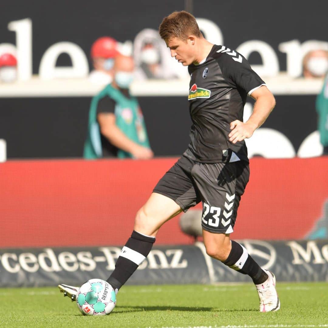 ドミニク・ハインツのインスタグラム：「Auswärtssieg‼️⚽️guter Start in die Saison🔥 @scfreiburg @sportstotal  #klasse#mannschaftsleistung#derbysieger」