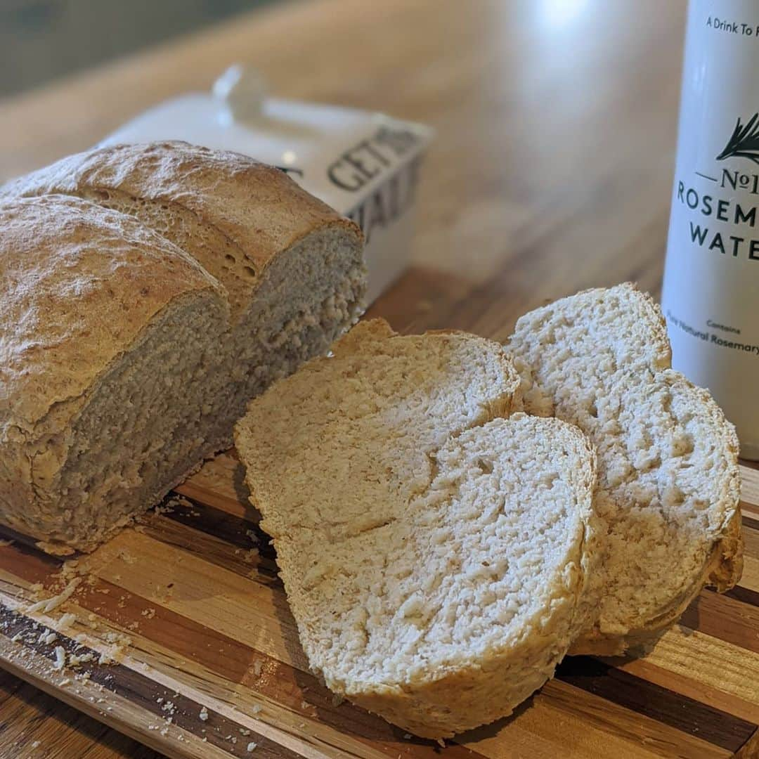 ヘンリー・カヴィルさんのインスタグラム写真 - (ヘンリー・カヴィルInstagram)「A Loaf to Remember  #RosemaryWater @No1Botanicals #HomeBaked」9月20日 2時08分 - henrycavill