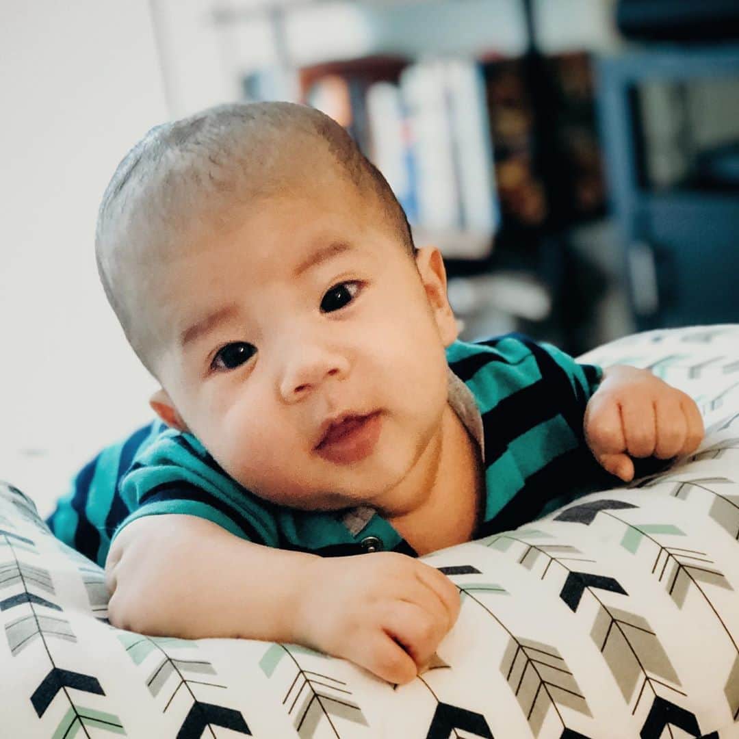 DOMINIQUE ANSEL BAKERYさんのインスタグラム写真 - (DOMINIQUE ANSEL BAKERYInstagram)「Son, you really hate doing the 20-30 minutes of tummy time recommended to build your neck strength. As with all good things in life, it’s seldom easy but always worthwhile. So don’t be afraid when you fall to get back up and try again. Most importantly, your Maman and I promise we’ll be here to cheer you on every step of the way. You can do it, mon cheri. #celianansel」9月20日 2時30分 - dominiqueansel