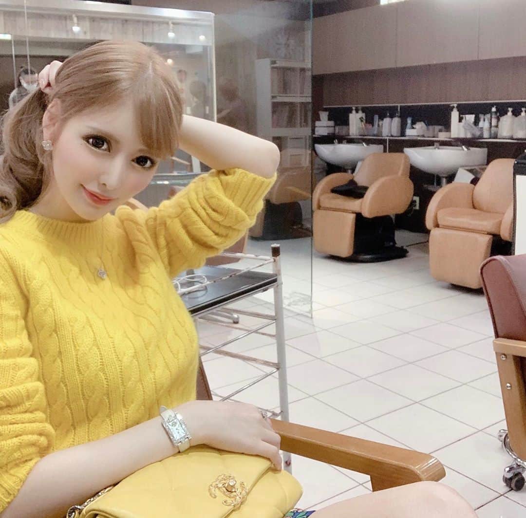 夏目こころのインスタグラム：「髪染めました🥺👍 あまり変わってないけど😂w」