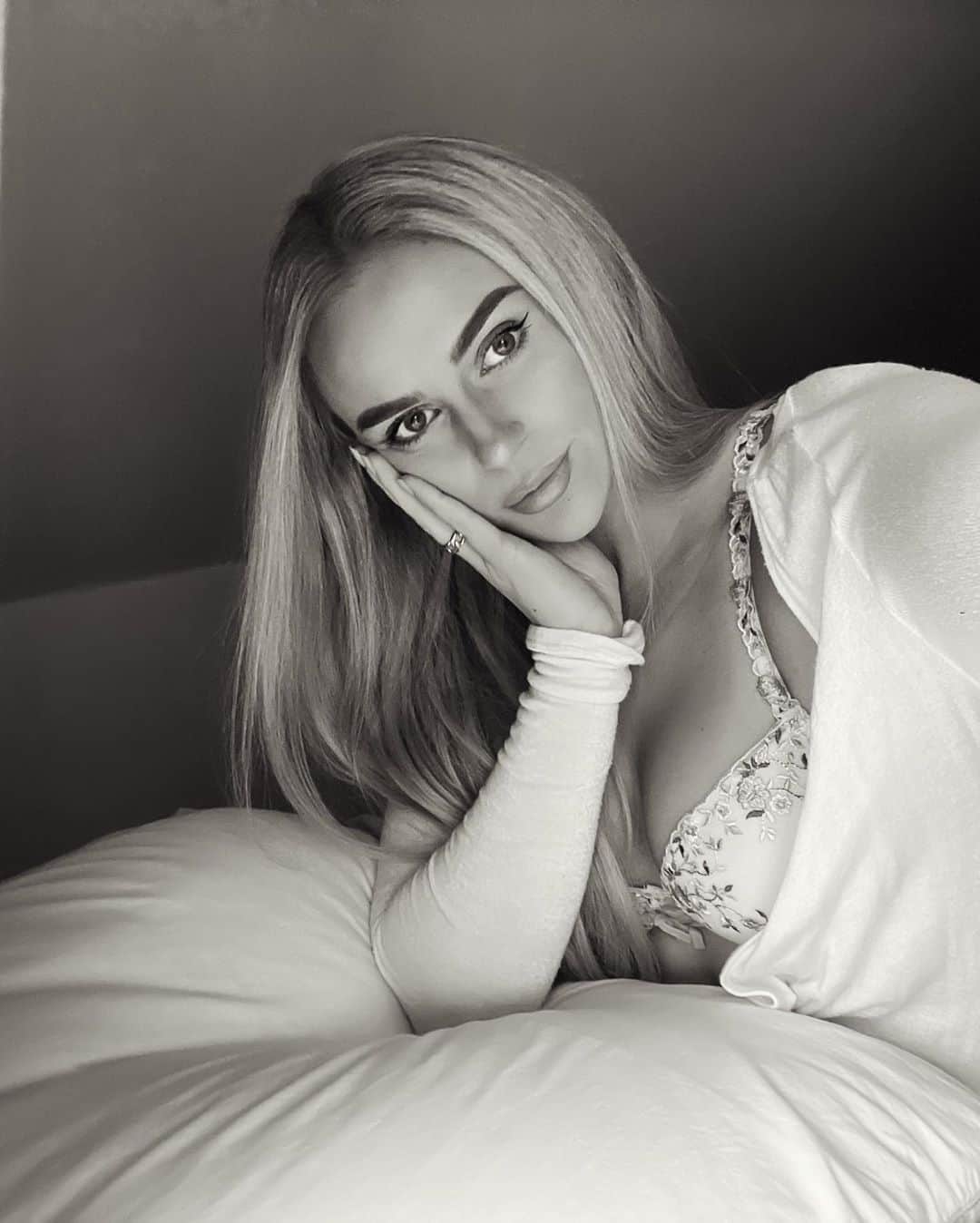Anna Nyströmのインスタグラム：「🤍」