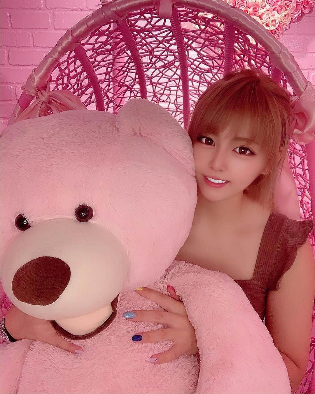 篠崎ゆうきさんのインスタグラム写真 - (篠崎ゆうきInstagram)「❏❏✰  cielo cafe  タピオカ屋さんです💕 めちゃおいしかったです！ 写真たくさん撮ったので またあげまーす🙋🏼‍♀️笑笑  #cielo #pink #くま #お花 #タピオカ #フォトジェニックスイーツ  #上新庄  #篠崎ゆうき」9月19日 18時10分 - snyu_uk