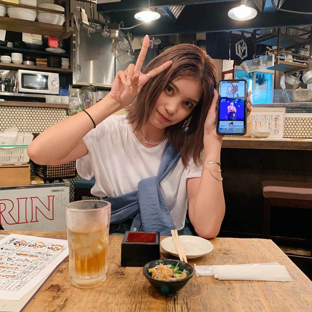 佐々木まゆのインスタグラム：「実は髪ウルフにしてたからだいぶ経つんだけどウルフの写真一回も載せてないから誰も知らないよねこの写真もウルフじゃないときのなの本当にすまん」
