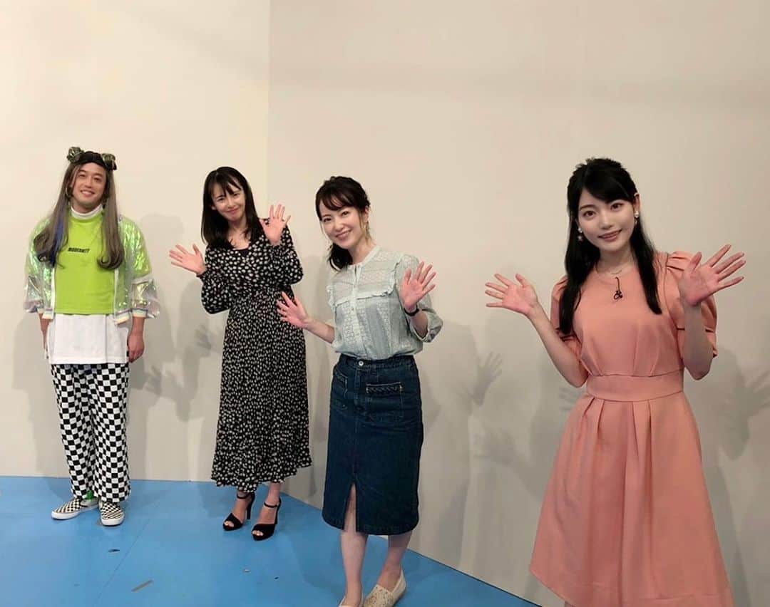 天明麻衣子のインスタグラム：「昨日のQ-フェス後の1枚✨ 女子たちの並び方がさりげなく成績順です　笑  竹俣ちゃんは最後まで集中力が途切れなくて、さすが棋士だなぁと思いました！視聴者の皆さんがとってもクイズ強くて…💦私も次回はトップ10入り目指したい！！  #qフェス #bs日テレ #やついいちろうさん #視聴者参加型 #クイズ番組 #三浦ちゃんと東大対決#結果は竹俣ちゃんの勝利#次回はもっと上を目指します #スピードとひらめき」