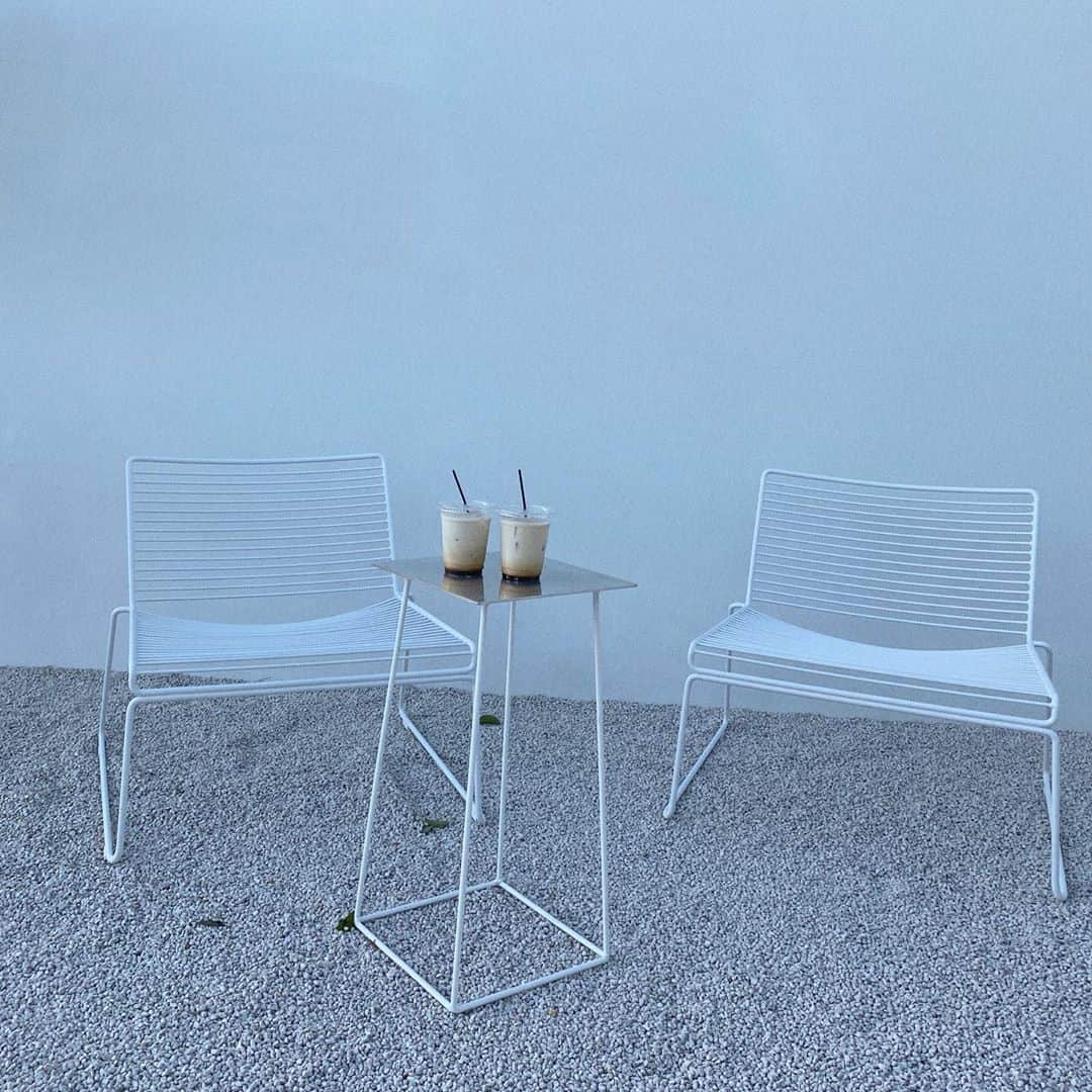 のインスタグラム：「💭☁️🤍 #artbaycafe」