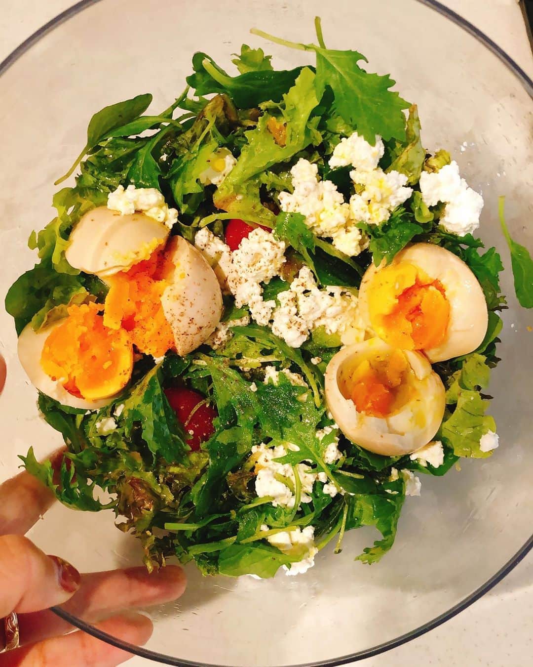 のインスタグラム：「#ダイエット #diet #dietfood #サラダ #salad #mctoil #ドレッシング #手作り #カッテージチーズ #大好き #ケトジェニック #極力 #ketogenic swipe➡️#ケトン体 出てる😍✨#糖質制限中  #youtube  #ムネまりチャンネル  #グッドボタン👍 #チャンネル登録お願いします 🛎✨ #プロフィールから飛べまーす ❤️ #山田まりや #ムネくん #親子 @central_official_  #小学2年生 #7歳 #男の子ママ」
