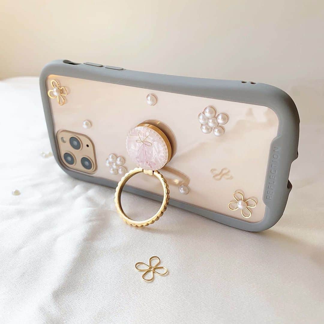 SUCLEさんのインスタグラム写真 - (SUCLEInstagram)「#iPhoneケース  淡いかすみ草のパステルケース✨💭  リングの中には淡いパープルとピンクの かすみ草のブーケが入っていて可愛さ満点！  パールのお花も可愛さMAXです❁  ぜひ参考にしてみてくださいね🕊  photo by @kimi.handmade_accessories   🏠 @sucle_ では紹介する写真を募集中！ タグ付けやハッシュタグをつけてくれた投稿からも ピックアップした写真をリポストしています！﻿ #sucle をつける か このアカウントをタグ付けして投稿してね📸﻿  #sucle#シュクレ#スマホケース #スマホケース手作り #スマホケースハンドメイド #ハンドメイド #ハンドメイド好きさんと繋がりたい #ハンドメイド好き #ハンドメイド部 #ハンドメイド好きな人と繋がりたい #ハンドメイド雑貨 #スマホケース販売 #スマホケースかわいい #スマホリング #スマホリングホルダー #かすみ草 #かすみ草ブーケ #かすみ草ドライフラワー #スマホケース好き #ハンドメイド小物」9月19日 19時01分 - sucle_