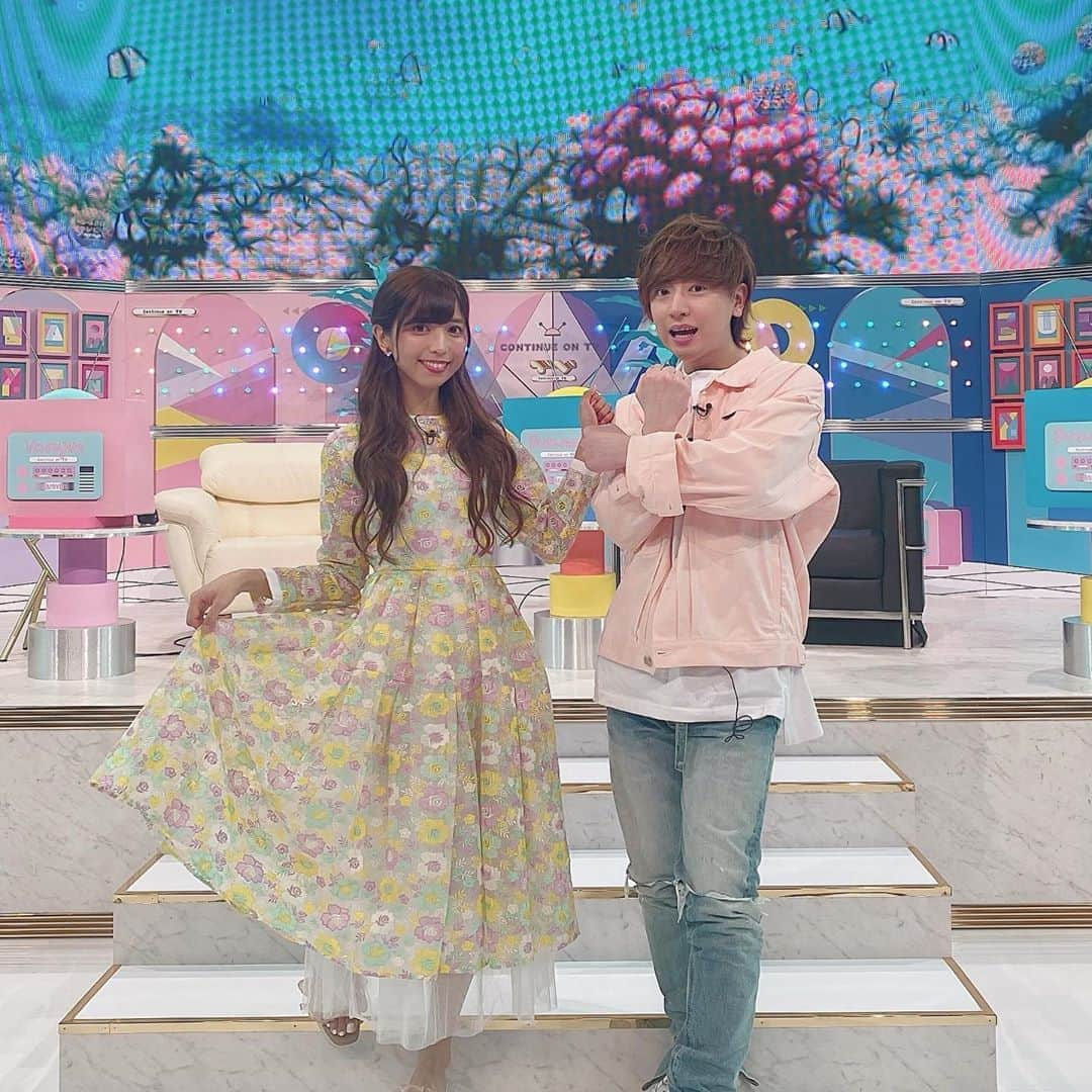 ゆんさんのインスタグラム写真 - (ゆんInstagram)「#つづきはテレビでTV 観てくださった皆さんたくさんの コメントありがとうございます📺🐾  可愛いスタジオのセットに合わせて スタイリストさんに衣装を用意して 頂いてるんだけど本当にいつもいつも ゆんの理想ドンピシャな可愛い衣装を 選んで持ってきてくれて着させて もらってるのよ🥺 超可愛いぃ  〜1枚目2枚目の衣装〜  ● ヴァンビくん Jacke : @extremez.official   @sian.pr Shirt : @extremez.official Pants : @fearofgod Sneaker : @balenciaga  ● ゆん One-piece : @adelly.tokyo Sandal : @randa_pic  〜3枚目4枚目の衣装〜  ● ヴァンビくん T-shirt：@controllaplus Shirt ：@controllaplus Pants ：@attachment_official  ● ゆん Tops : @adelly.tokyo Skirt：@adelly.tokyo Pumps : @charleskeith_jp Pierce :  @Jemica_tokyo」9月19日 19時24分 - yuntaaam_s2