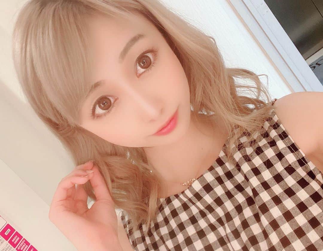 うららのインスタグラム：「まつげ増やしたら可愛さ増した？？  #歌舞伎町 #キャバ嬢 #キャバクラ #歌舞伎 #まつエク #自撮り #自撮り女子 #かわいい #可愛い #綺麗 #きれい」