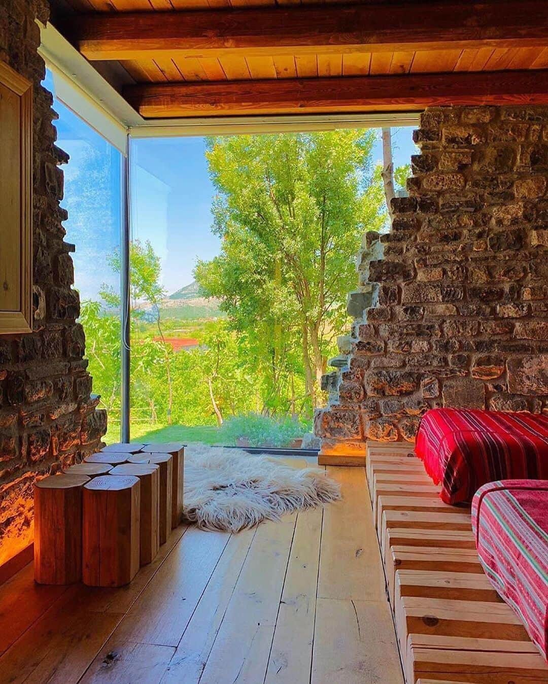 Canon Photographyさんのインスタグラム写真 - (Canon PhotographyInstagram)「House goals 😍 Photography // @plisatelier - @mrizi_i_zanave Curated by @steffeneisenacher  #architecture #architecturephotography #albania #housegoals #modernhouse」9月19日 19時40分 - cpcollectives