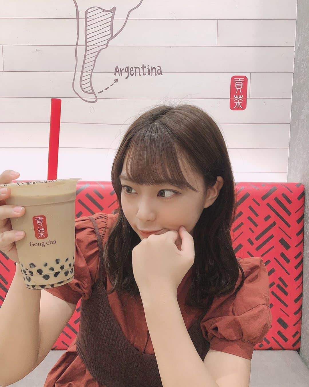 山田寿々のインスタグラム：「﻿ ﻿ 今日の写真じゃないけど…﻿ 今日はすっごくいい1日でした🧏🏻‍♀️💖💖﻿ ﻿ 明日もいい1日になりそう😖💋﻿ ﻿ ﻿ #ごんちゃ #タピオカ #アメリカ村」
