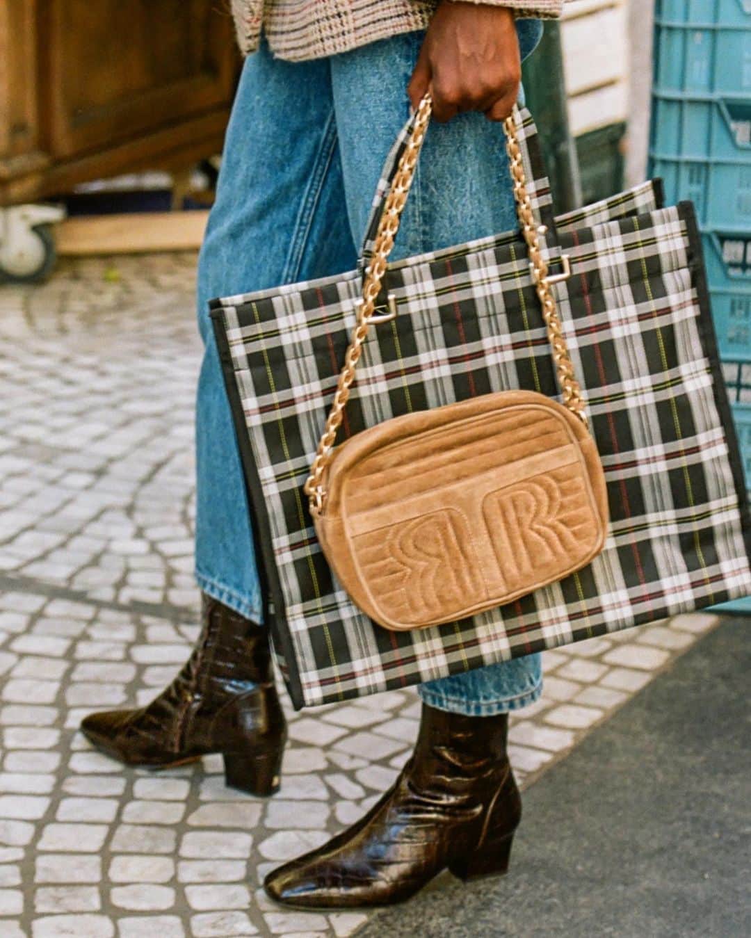 Jeanneのインスタグラム：「With the studio, we work since a few months on a complete and timeless every day life @rouje accessories line. They are made to last ❤️ Link in bio Which one is your favorite ?」
