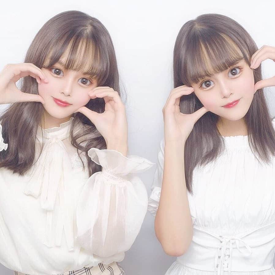 ひかはるのインスタグラム：「映画見に行ったニダ🤍 #プリクラ #プリント倶楽部 #ぷりくら #プリクラポーズ #プリクラ加工 #双子 #twins」