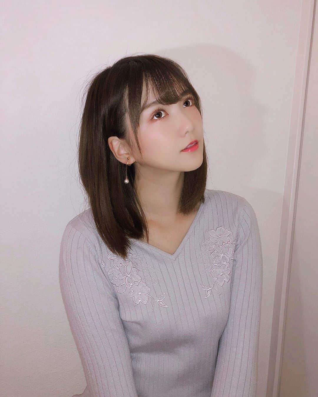 平口みゆきさんのインスタグラム写真 - (平口みゆきInstagram)「エモい感じの写真撮ってみたくてとりあえずフラッシュ焚いてみた。笑 . . . どですか？🤔 . . #えもい #エモい写真 #とは #笑 #フラッシュ #selfie #me #followｍe #photo #camera #instagood #平口みゆき #hiraguchimiyuki」9月19日 20時07分 - hiraguchimiyuki25