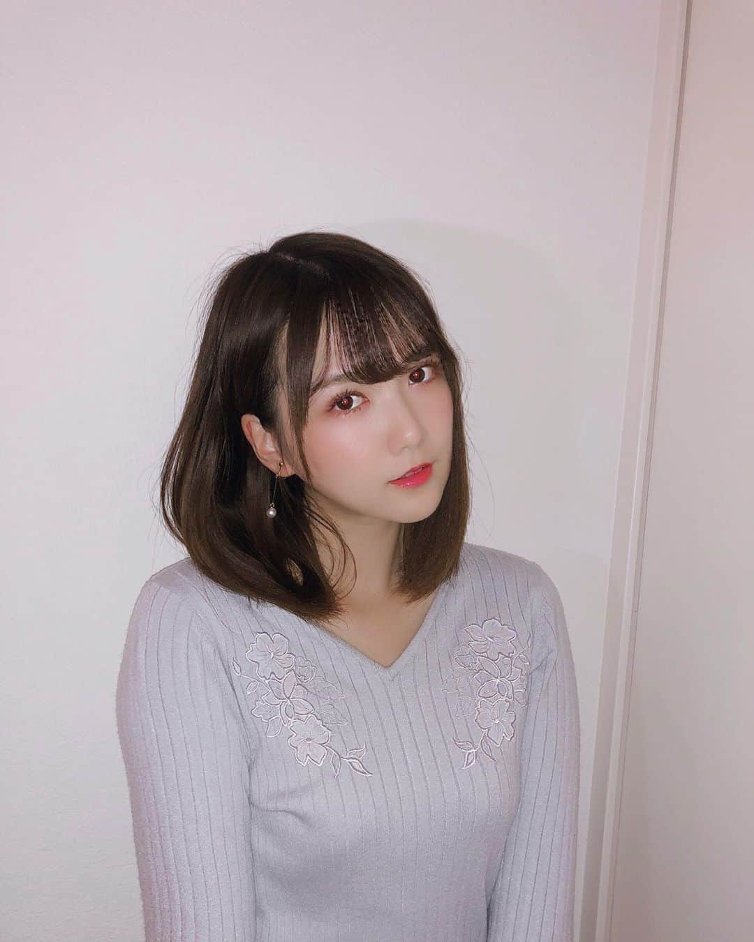 平口みゆきさんのインスタグラム写真 - (平口みゆきInstagram)「エモい感じの写真撮ってみたくてとりあえずフラッシュ焚いてみた。笑 . . . どですか？🤔 . . #えもい #エモい写真 #とは #笑 #フラッシュ #selfie #me #followｍe #photo #camera #instagood #平口みゆき #hiraguchimiyuki」9月19日 20時07分 - hiraguchimiyuki25