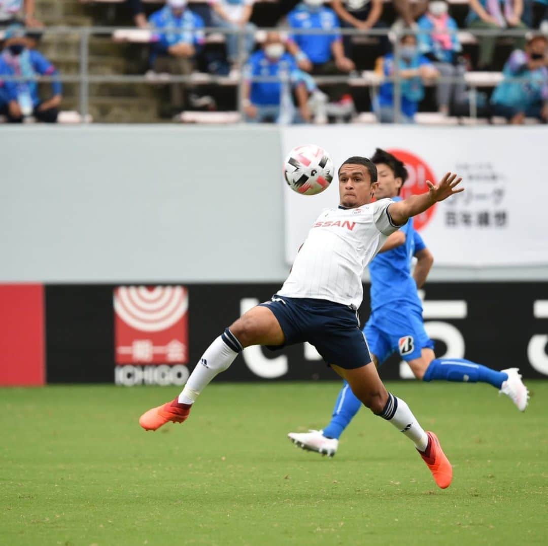 横浜F・マリノスさんのインスタグラム写真 - (横浜F・マリノスInstagram)「It only took @eriklima94 42 seconds to score the opening goal!!! What a touch🙌  #Erik #エリキ #jleague #Jリーグ #fmarinos #swipeleft #コマ送り」9月19日 20時17分 - yokohamaf.marinos