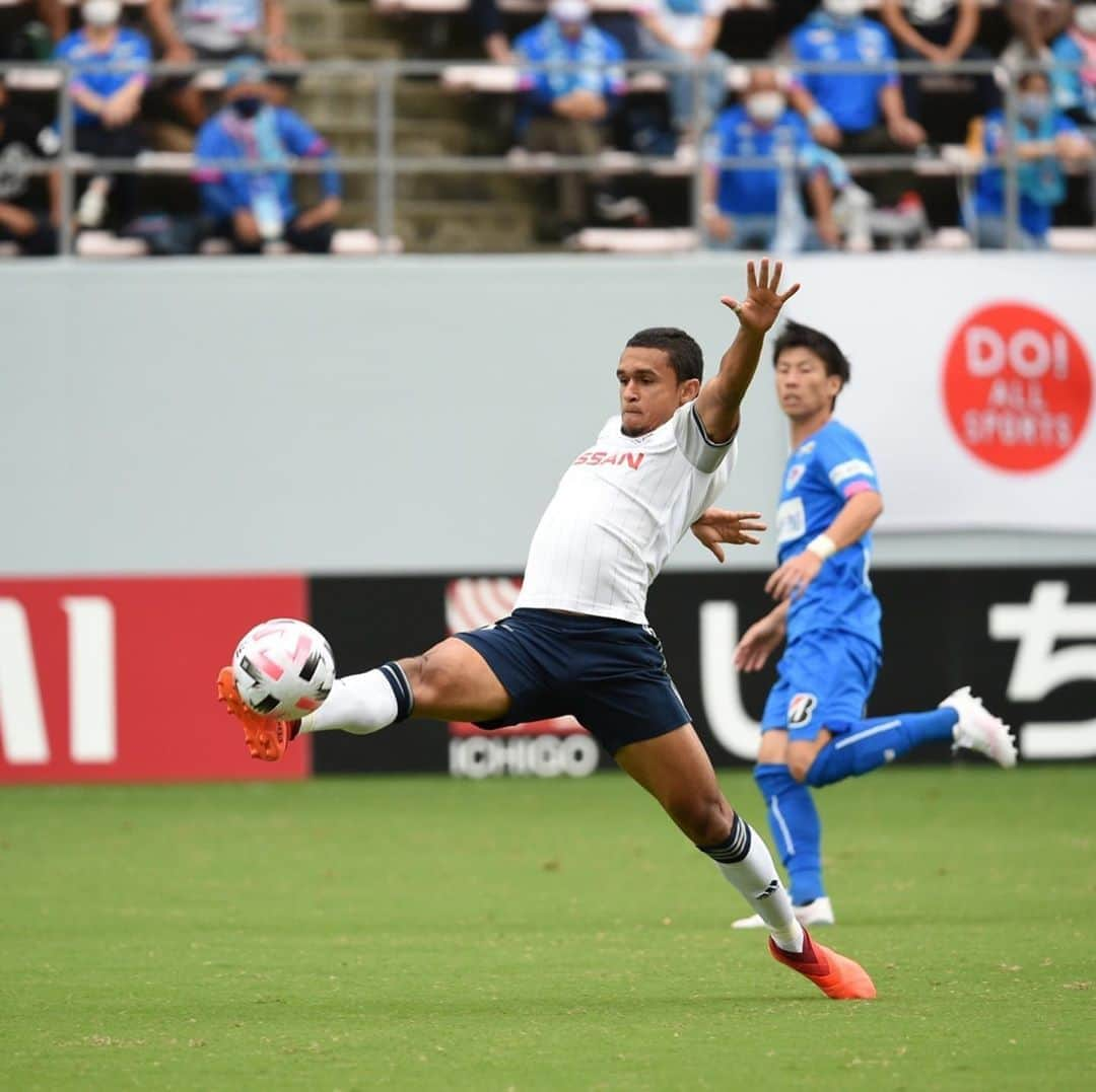 横浜F・マリノスさんのインスタグラム写真 - (横浜F・マリノスInstagram)「It only took @eriklima94 42 seconds to score the opening goal!!! What a touch🙌  #Erik #エリキ #jleague #Jリーグ #fmarinos #swipeleft #コマ送り」9月19日 20時17分 - yokohamaf.marinos