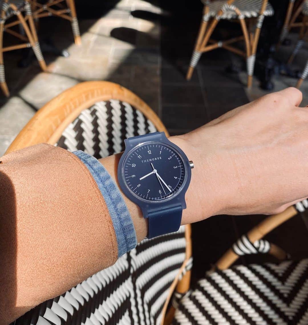 The Horseさんのインスタグラム写真 - (The HorseInstagram)「The Blockout watch in navy, tap to shop!   #veganwatch #siliconewatch #thehorsewatches #thehorsewatch #navywatch」9月19日 20時15分 - the_horse