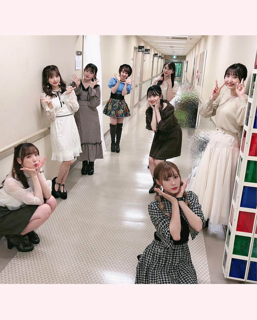 稲場愛香さんのインスタグラム写真 - (稲場愛香Instagram)「🎤﻿ ﻿ ﻿ Hello! Project 2020 〜The Ballad〜﻿ 初日を迎えました👼🏼🌷﻿ ﻿ ﻿ なんと初日からトップバッターでドキドキでしたが！﻿ ﻿ ﻿ 毎公演、最初で最後のメンバー。﻿ 楽しみました♪﻿ ﻿ ﻿ 来てくださった皆さん﻿ ありがとうございました☺️﻿ ﻿ ﻿ ﻿ 譜久村聖さん💓﻿ ハートしてるの可愛すぎてにやけてます。笑﻿ ﻿ 譜久村さんの歌声、大好きなんです♡﻿ ﻿ ﻿ ﻿ ﻿ #juicejuice #稲場愛香 #まなかん #アイドル #idol ﻿ #ハロープロジェクト #ハロプロ #ハロコン ﻿ #モーニング娘 #譜久村聖 さん #恋ピンク 💓﻿ #歌 #緊張 #でも負けない #また頑張る 🐈﻿」9月19日 20時27分 - manaka_inaba.official