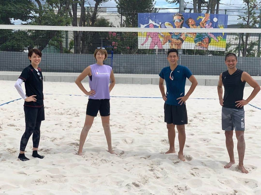 福西崇史さんのインスタグラム写真 - (福西崇史Instagram)「. ビーチバレー対決🏐🏖が実現しました〜💪 . 元女子バレーボール日本代表の狩野舞子さん🏐迫田さおりさん🏐 そして、パートナーに元サッカー日本代表の坪井慶介さんと豪華なメンバーで対決YouTubeコラボ撮影👍 . めちゃくちゃ楽しくて、オモロかった👍 . 「福ちゃんねる」と「マイコチャンネル」に近々アップするので、チャンネル登録して待っていてくださ〜い🙏 . #迫田さおり #狩野舞子 #福西崇史 #坪井慶介 #youtube #福ちゃんねる #マイコチャンネル #ビーチバレー #対決 #元日本代表 #身体能力高め #砂はしんどい #笑 #先日」9月19日 20時40分 - takashi_fukunishi