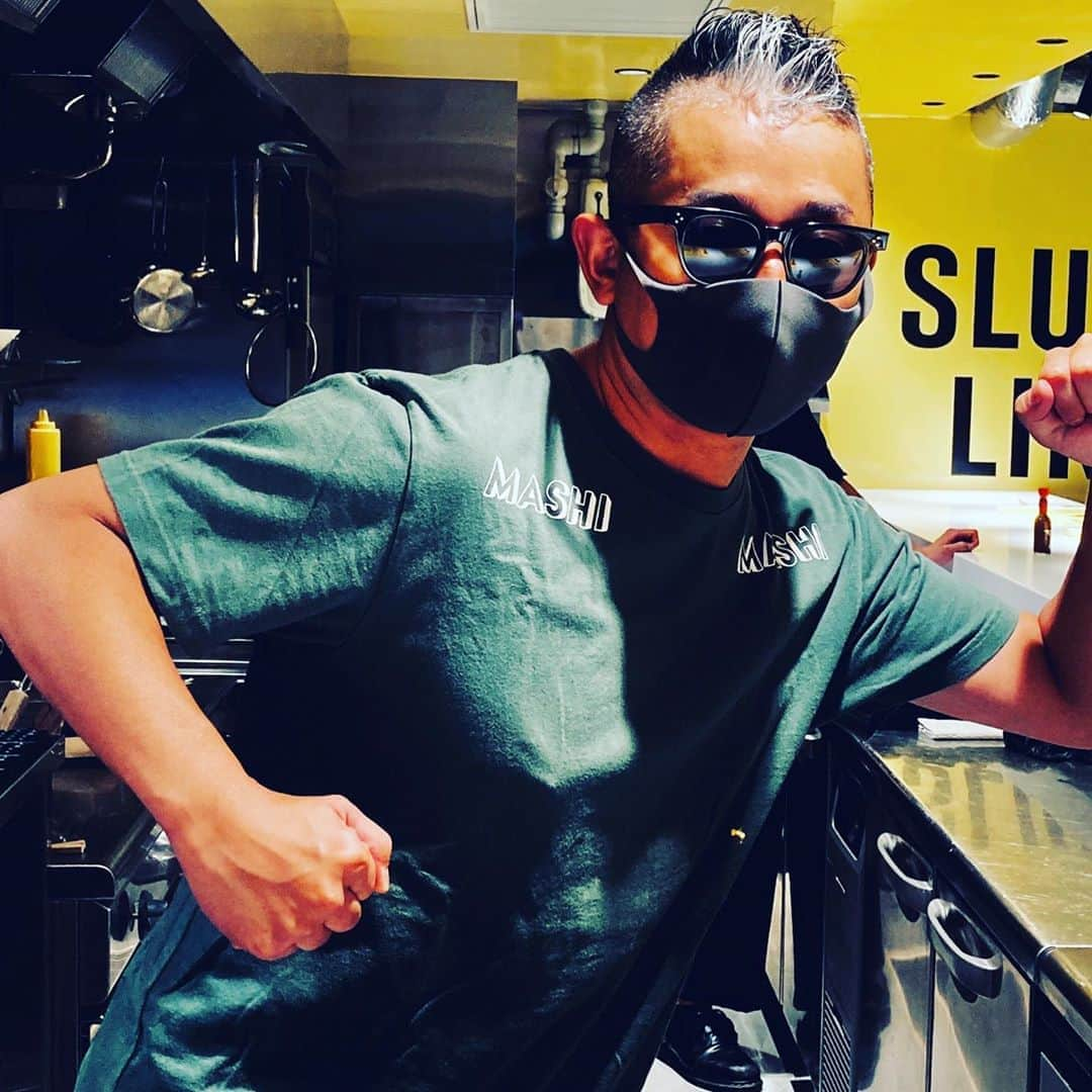 HAMADAHISATOさんのインスタグラム写真 - (HAMADAHISATOInstagram)「TOKYO IS WAITING YOU ALL TO COME BACK 😎 WE ARE TRAINING HARD IN THE KITCHEN EVERYDAY 🔥 POWER TO THE PEOPLE ❤️ . #wagyumafia #mashinomashi #mashi2」9月19日 21時00分 - wagyumafia