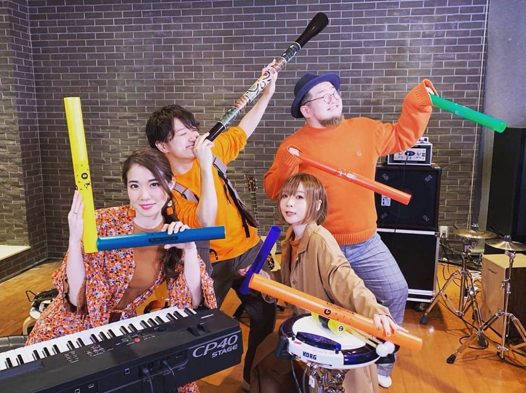 Play.Gooseさんのインスタグラム写真 - (Play.GooseInstagram)「3/29の放送にてライブ配信限定で披露した、ディズニーさんの映画「ライオン・キング」より「Circle of Life/サークル・オブ・ライフ」をYouTubeにて公開いたしました。  このカバーへの反響の声がディズニーさんに届き、この度、ディズニーさんの配信サービス『Disney+(ディズニープラス)』を応援させて頂くことになりました!  ということで!Play.Gooseがディズニーさんの配信サービス『Disney+(ディズニープラス)』応援コンテンツとして、ディズニ一映画の名曲達を3週連続で配信していきます! カバー動画は、ディズニーさんのご厚意により、 Play.Goose YouTube channelにて、1年間ご視聴いただけます!  Play.Gooseが魂を込めてカバーしたディズニー映画の名曲達と同 時に、演奏の裏話や、メンバーのディズニー映画の思い出などを語った アフタートーク(コメント動画)も明日公開！  おたのしみに！  #PlayGoose #ライオンキング #サークルオブライフ #PR」9月19日 21時05分 - playgoosejp