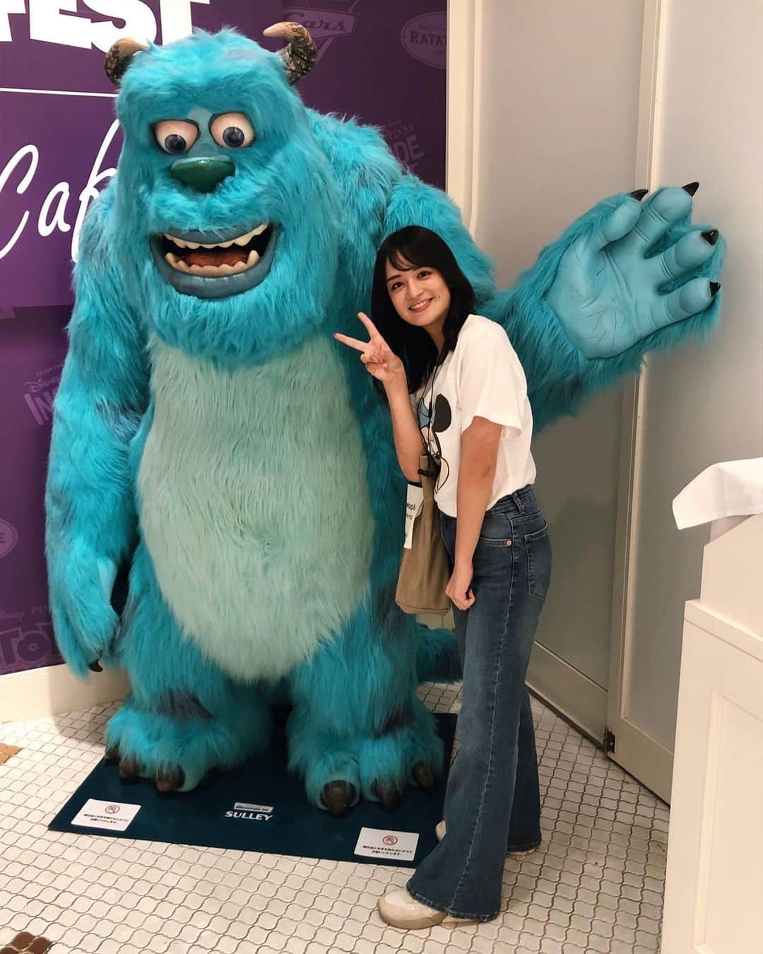 山出愛子さんのインスタグラム写真 - (山出愛子Instagram)「#ohmycafe の " #PIXARFEST "   ちょこっと前？少し前？に やっと行って来ました！  PIXARのキャラクターがた〜くさんいて最高に幸せな空間だったぁ♡  ご飯、めちゃくちゃ非日常的な凄い色だけど本当に美味しかったよ！！😋  入り口にいたサリーとの写真もお気に入り♡  期間限定で東京、大阪、名古屋で開催中！」9月19日 21時14分 - aiko_yamaide