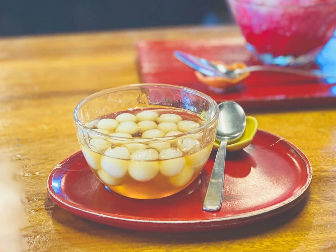 前川由希子さんのインスタグラム写真 - (前川由希子Instagram)「懐かしい味がする！  もっちりとした白玉に、 黄金糖のような風味のシロップ。 どこか懐かしい味。  水の綺麗さと美味しさを 堪能した気分♪  #かんざらし  #銀水  #かき氷  #島原  #島原グルメ」9月19日 21時17分 - maekawa.yukiko