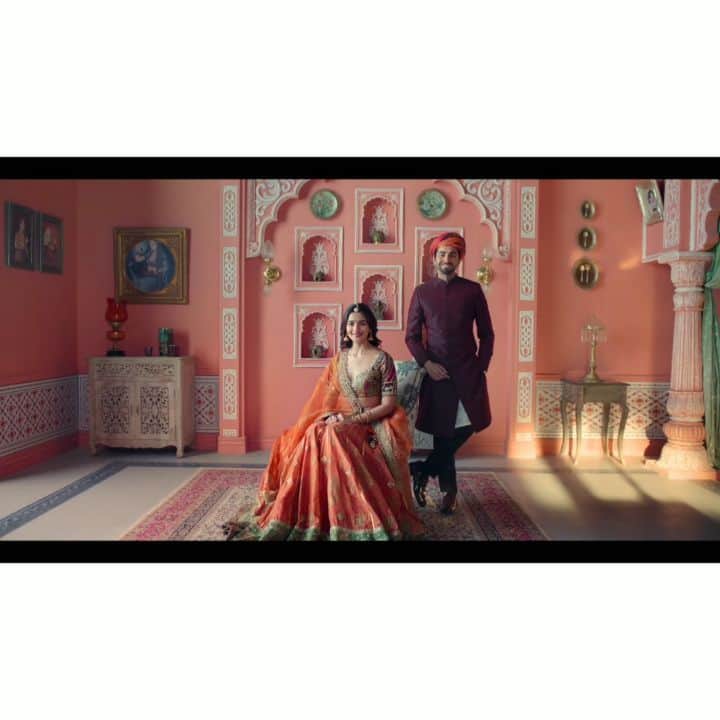 アリア・バットのインスタグラム：「Colours are now truly for everyone. Let’s embrace all colours with the thoughtful paint company @jswpaints #JSWPaints  #EmbraceEveryColour  #HarRangHarKisiKa #ColoursForAll #ThinkBeautiful」