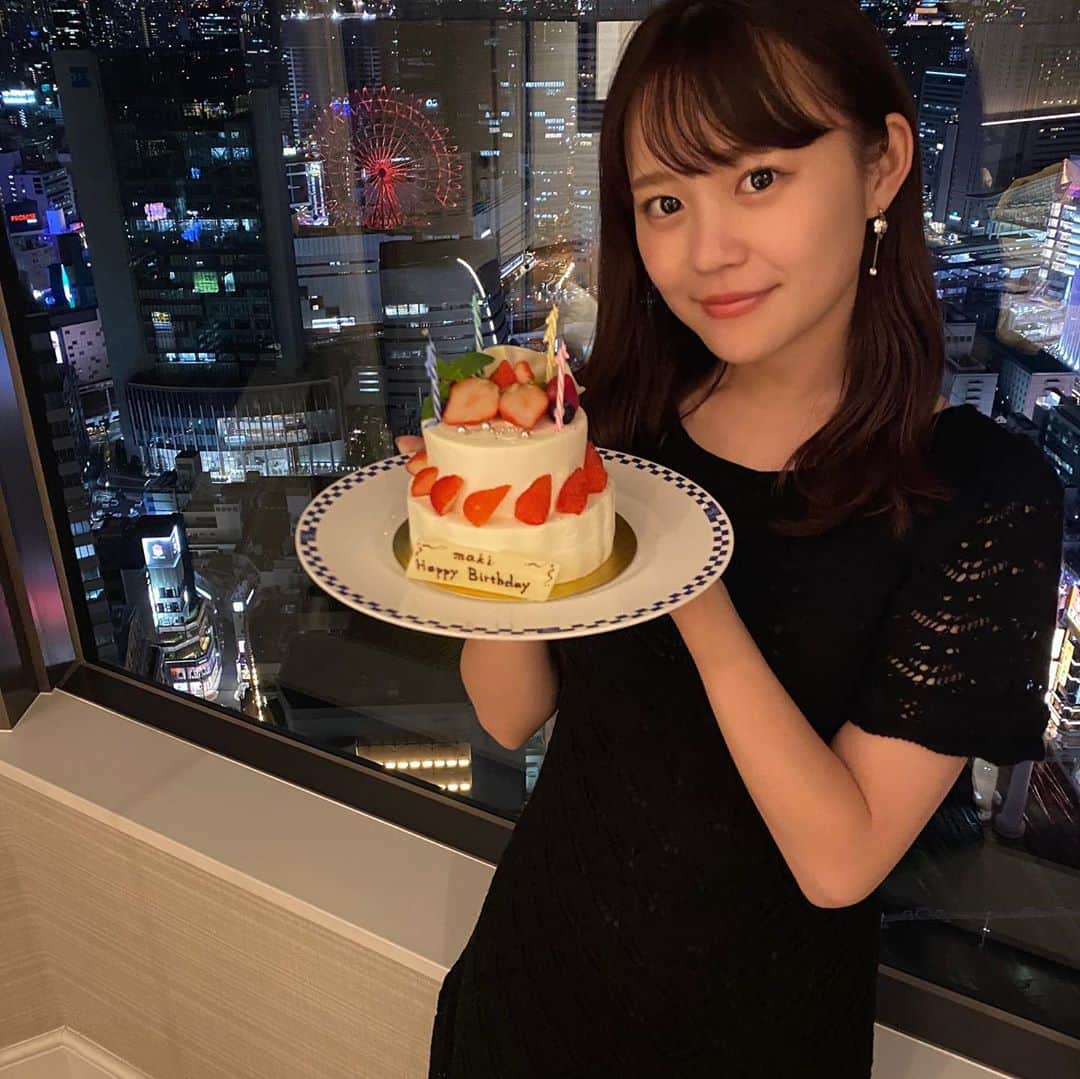 福見真紀のインスタグラム：「27歳になりました🎂 みんなたくさんお祝いのメッセージありがとうございます😍❤︎ 毎年誕生日は愛されてるな〜と実感できる1日です。 いつもありがとう💓 27歳のわたしもよろしくお願いします😘」