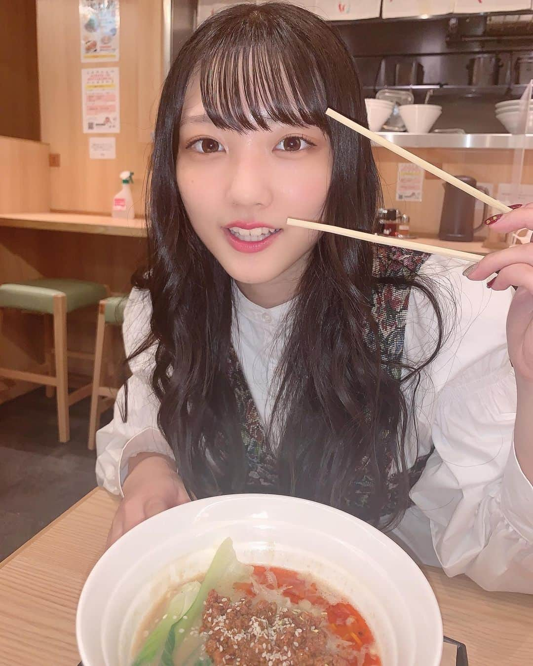 篠原ののかさんのインスタグラム写真 - (篠原ののかInstagram)「今日ままと坦々麺したの！ 坦々麺はやっぱり坦々麺だった！！  #アホみたいな顔だけど許してね」9月19日 21時48分 - nonoka_211