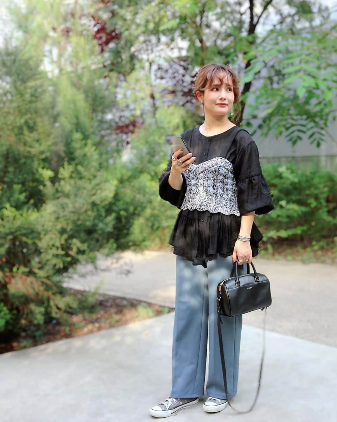 のインスタグラム：「‥ いつかのお仕事服。 【神戸レタス(@kobe_lettuce )】のティアードブラウスを着回し。 ∵ ∵ #kobelettuce #神戸レタス #いつコ#ママコーデ #ママファッション #大人ファッション #30代コーデ #アラフォーコーデ #お仕事コーデ #大人可愛い #ミヤマリ #vocest #vocemagazine #美容ブロガー #インフルエンサー #超未熟児ママ #ママ #ワーママ #ワーママコーデ #男の子ママ #mamagirl #おしゃれさんと繋がりたい #男の子ママと繋がりたい　 #レタラー #トップス (C4707) (C4694) #gu購入品 #レタラーさんと繋がりたい #神戸レタス購入品」