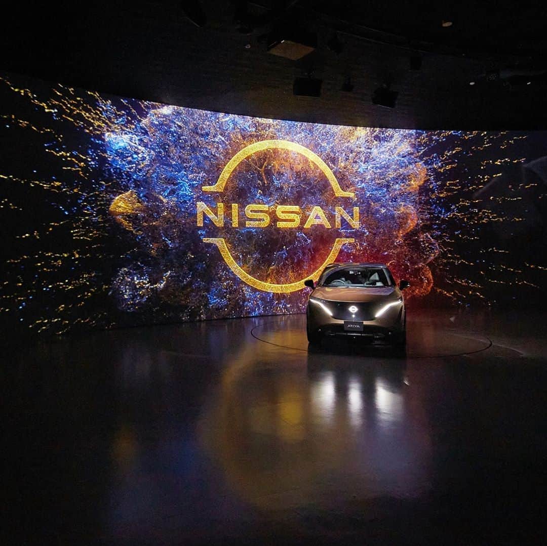 Nissanさんのインスタグラム写真 - (NissanInstagram)「Still getting goosebumps seeing our brand-new logo with our newest EV! #NissanAriya #IntelligentMobility #Nissan」9月19日 22時00分 - nissan