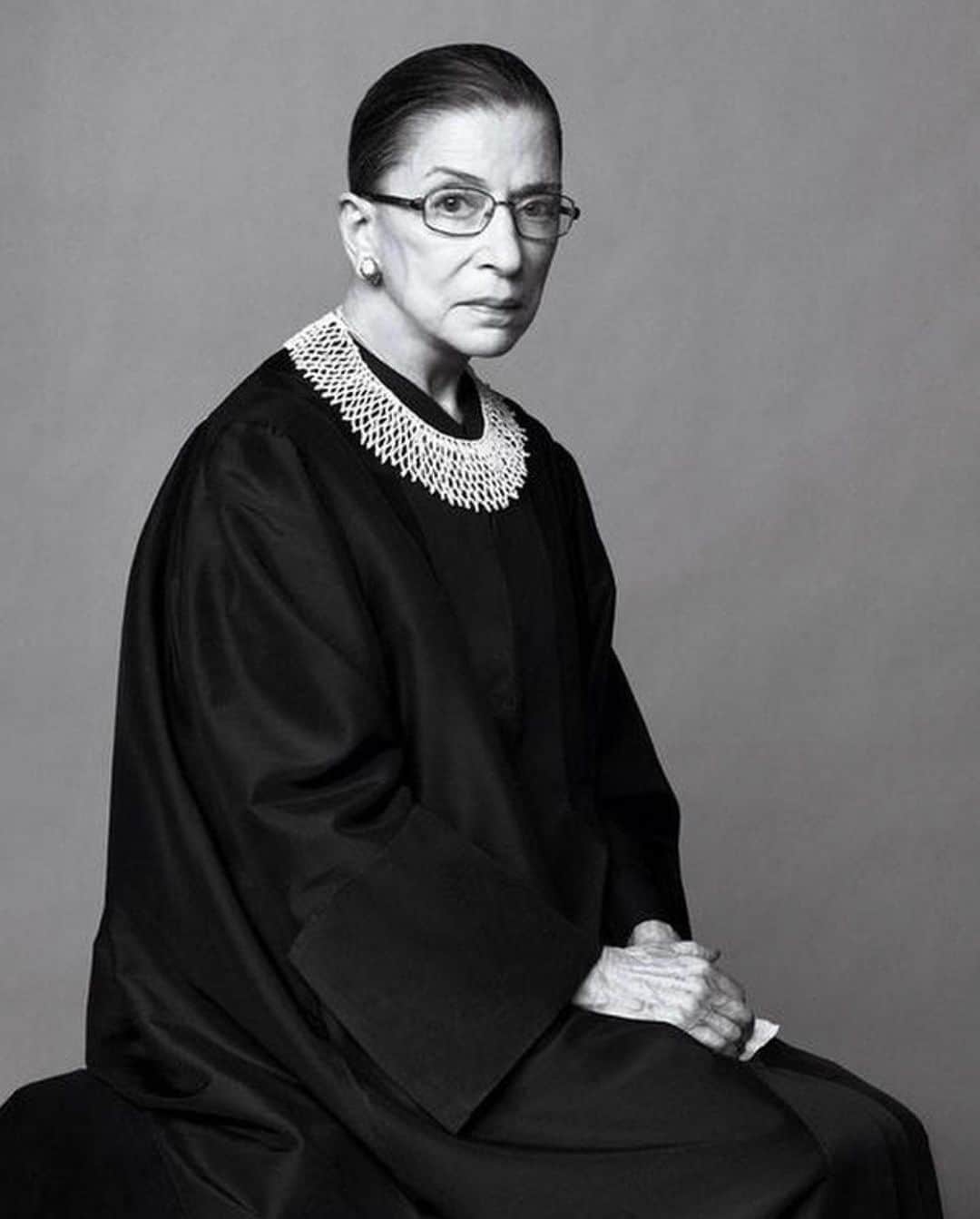 イマン・アブドゥルマジドさんのインスタグラム写真 - (イマン・アブドゥルマジドInstagram)「Let’s honor her.... and VOTE. May her memory be a revolution. RIP Ruth Bader Ginsburg #RuthBaderGinsburg」9月19日 22時01分 - the_real_iman