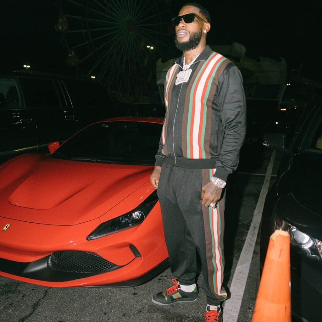 グッチ・メインのインスタグラム：「All this Gucci and Ferrari’s like we in Italy 🇮🇹 🥶💰」
