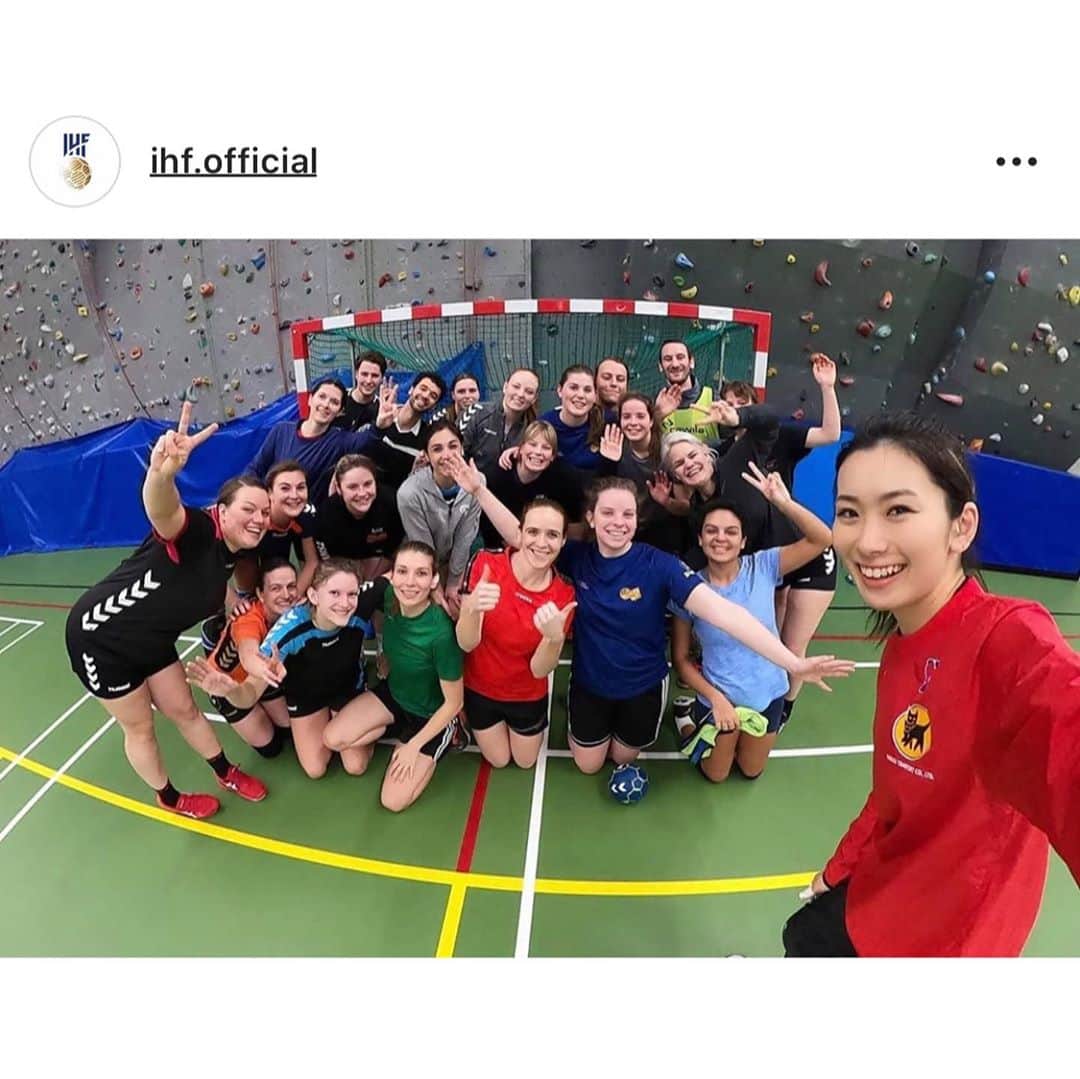 矢原里夏さんのインスタグラム写真 - (矢原里夏Instagram)「Hello I am Rika Yahara, I am Beach Handball Ambassador of the JHA – welcome to Japan Beach Handball. read more on IHF.info( @ihf.official ) ﻿ ﻿ https://www.ihf.info/media-center/news/rika-yahara-japans-ultra-athlete-and-beach-handball-ambassador﻿ ﻿ ＼🆕✨IHFで特集されました🎉🎉／﻿ ﻿ なんと私！ウルトラマラソンランナーでJHAビーチハンドボール アンバサダーという事で【国際ハンドボール連盟 @ihf.official 】でトップで特集されています🤩﻿ https://www.ihf.info/﻿ ﻿ 大変光栄です✨﻿ 私も周りも本当びっくりしてます😵﻿ ﻿ 特集記事を是非🤾‍♀️❤️﻿ ﻿ https://www.ihf.info/media-center/news/rika-yahara-japans-ultra-athlete-and-beach-handball-ambassador﻿ ﻿ ﻿ ﻿ #DontworryBeachHappy﻿ #beachhandball #ビーチハンドボール #handball #ハンドボール#beachsports #sportsgirl #スポーツ女子 #ビーチ #thetistokyo  #sportswear #beach #スポーツウェア#tokyo #sportsfashion #fitnesswear #ヤハラリカ #rikayahara #ビーチスポーツ #beach」9月19日 22時10分 - rika_yahara