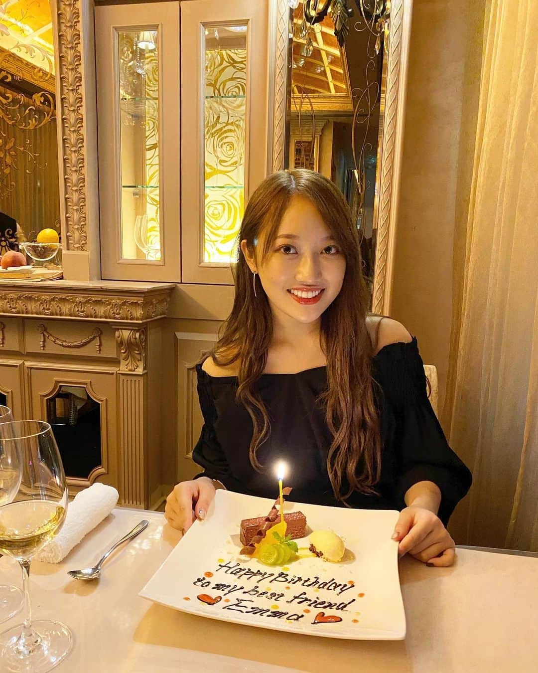 片原恵麻さんのインスタグラム写真 - (片原恵麻Instagram)「りのがお誕生日お祝いしてくれた~♡﻿ ﻿  りのとは出逢ってから境遇が似てた事もあって﻿ ほんとに色々相談しあってきたし﻿支えあってきた感、なの☀︎﻿ ﻿ これからもよろしくね🌙*ﾟ﻿ ﻿ ﻿ #rino#thankyou」9月19日 22時19分 - emma_katahara