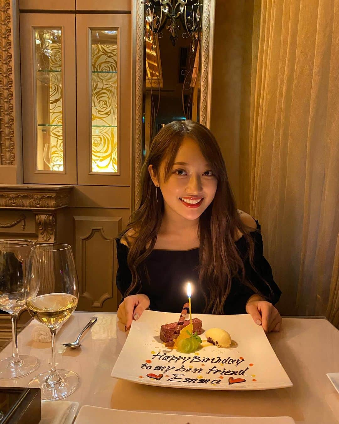 片原恵麻さんのインスタグラム写真 - (片原恵麻Instagram)「りのがお誕生日お祝いしてくれた~♡﻿ ﻿  りのとは出逢ってから境遇が似てた事もあって﻿ ほんとに色々相談しあってきたし﻿支えあってきた感、なの☀︎﻿ ﻿ これからもよろしくね🌙*ﾟ﻿ ﻿ ﻿ #rino#thankyou」9月19日 22時19分 - emma_katahara