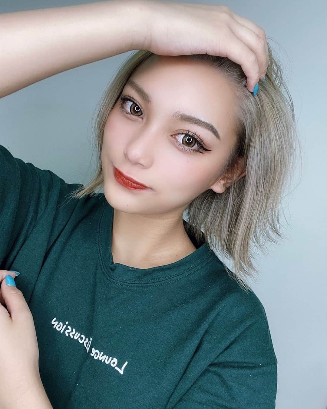 のインスタグラム：「イメチェンした👼🏻❤︎ ショートボブのえまも好きになって下さいな！  もっといい感じにとれたらまた載せる！  今回もありがとうございました😭😭❤️❤️ いつもめっちゃ可愛くしてくれて… ありがとうございます🥺🥺  #ショートカット #ボブ #切りっぱなしボブ」