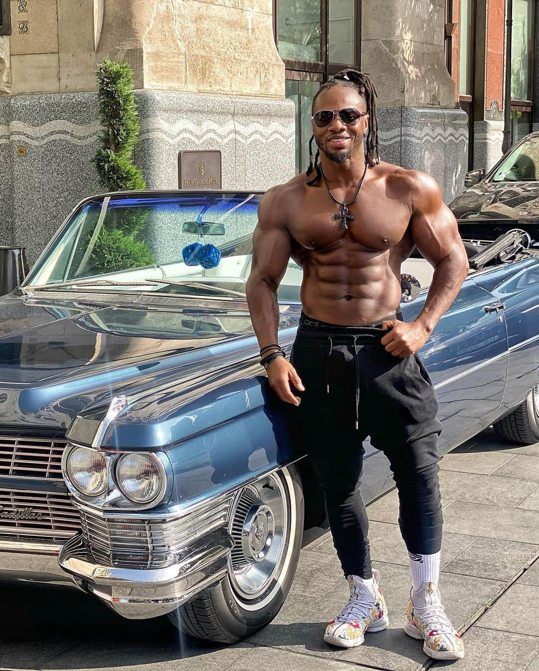 Ulissesworldさんのインスタグラム写真 - (UlissesworldInstagram)「Hello Budapest 🇭🇺 ❤️ Time to train @flexgymbudapest 💪🏾 #letsgo」9月19日 22時31分 - ulissesworld