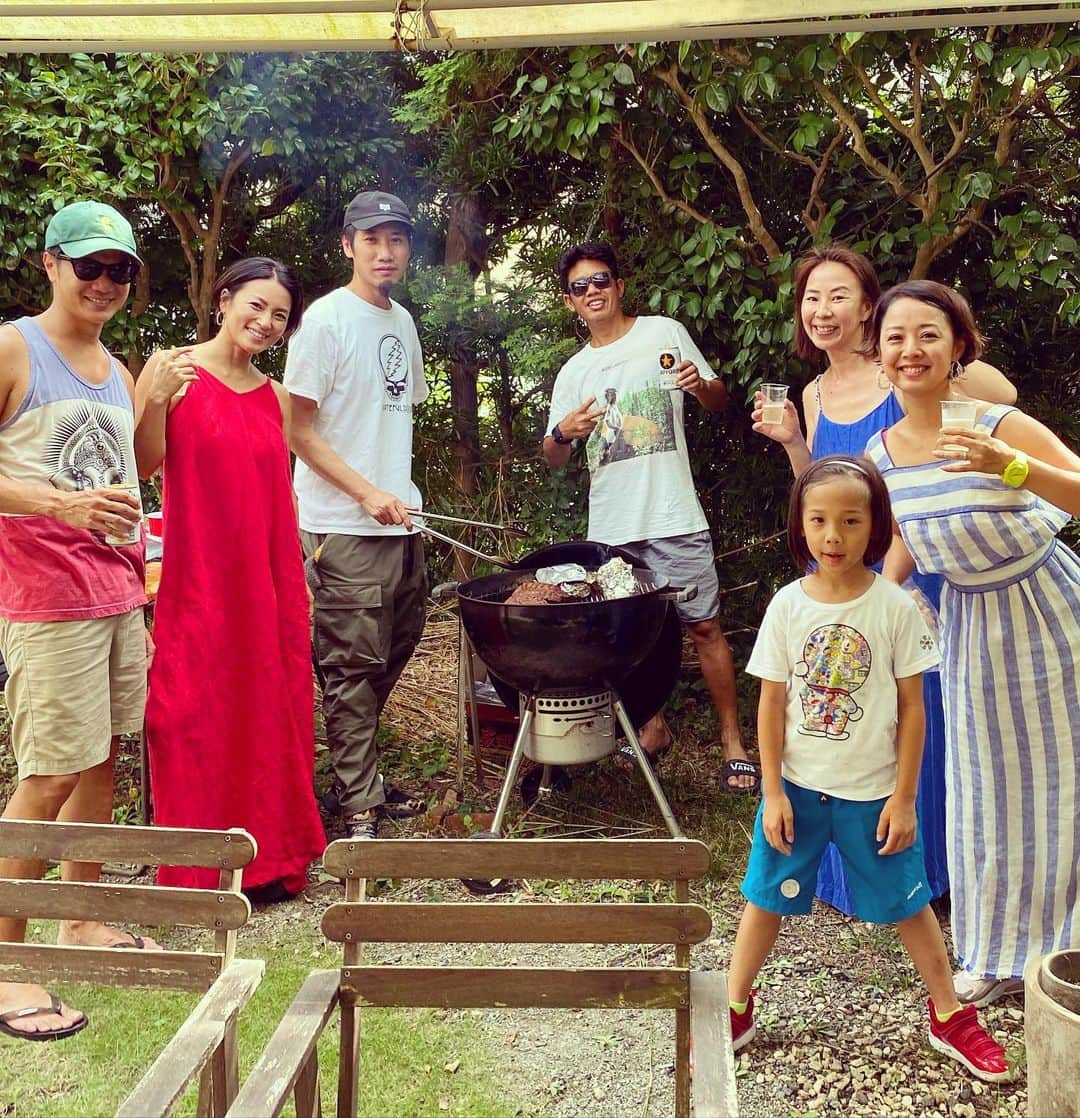 桃生亜希子さんのインスタグラム写真 - (桃生亜希子Instagram)「夏はまだまだ。 BBQ🍖。 美味しくて、お腹いっぱい！ 海散歩も、気持ちよかった🌞 感謝だな🙏」9月19日 22時46分 - pinokosugar