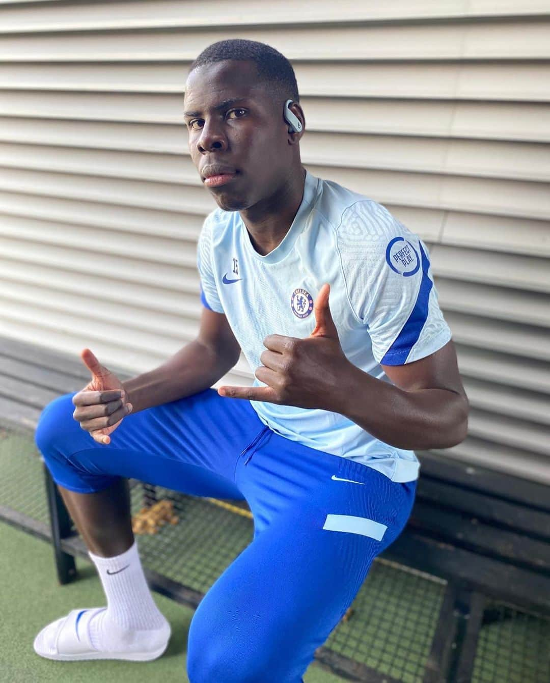 チェルシーFCさんのインスタグラム写真 - (チェルシーFCInstagram)「Matchday -1 focus! 🤙🎧 @KurtZouma #CFC #Chelsea」9月19日 22時49分 - chelseafc