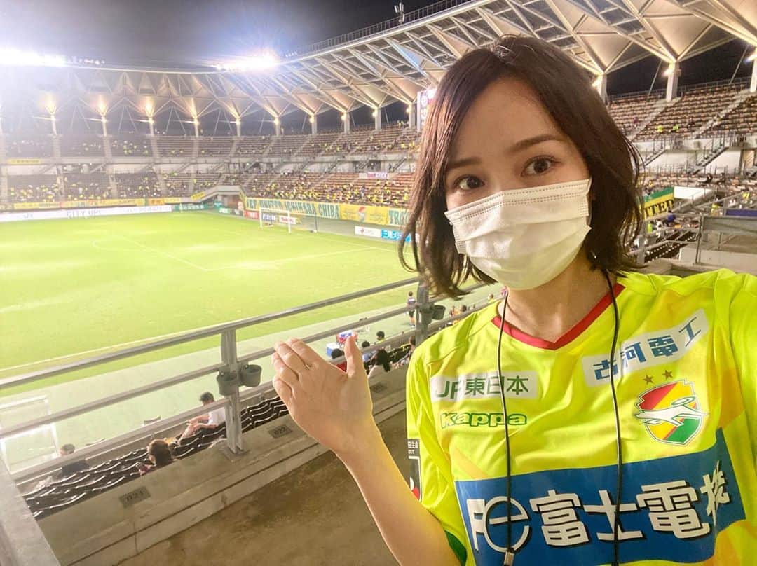 黒澤詩音のインスタグラム：「*  嬉しいホームでの勝利〜❗️❗️  vs #ファジアーノ岡山  #winbyall で取材してきましたよ✊ 一昨日も収録でした⭐️  放送をお楽しみに♪  #jefunited #ジェフ千葉 #ジェフユナイテッド市原千葉 #サッカー #Jリーグ #jleague #フクダ電子アリーナ #チバテレ #ジェフ #ユニフォーム #j撮り」