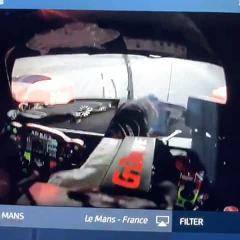 ジャン＝エリック・ベルニュのインスタグラム：「Racing @24heuresdumans at 300KM/H with one hand & holding the onboard camera which felt... not practical at all! #Hour1 #LeMans24」