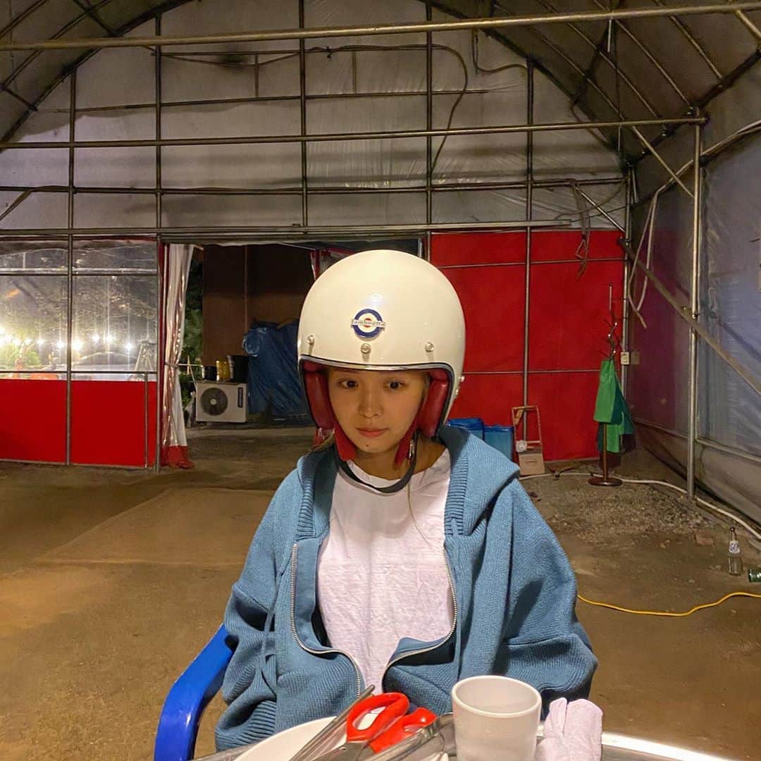 キム・ダヘのインスタグラム：「다루야... 오늘 저녁도 소고기를 먹다니 제정신일까? 정신체리. 낼부터 다시 시작 🍒」