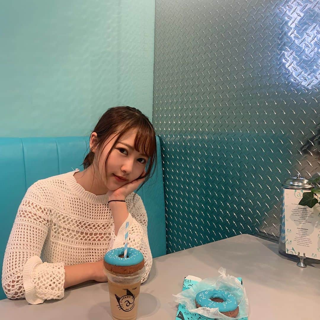 塚本美玲のインスタグラム：「ティファニーで間食を🍩﻿ ﻿ ﻿ ﻿ #ティファニー#tiffany#tiffanyandco #tiffanycafe」