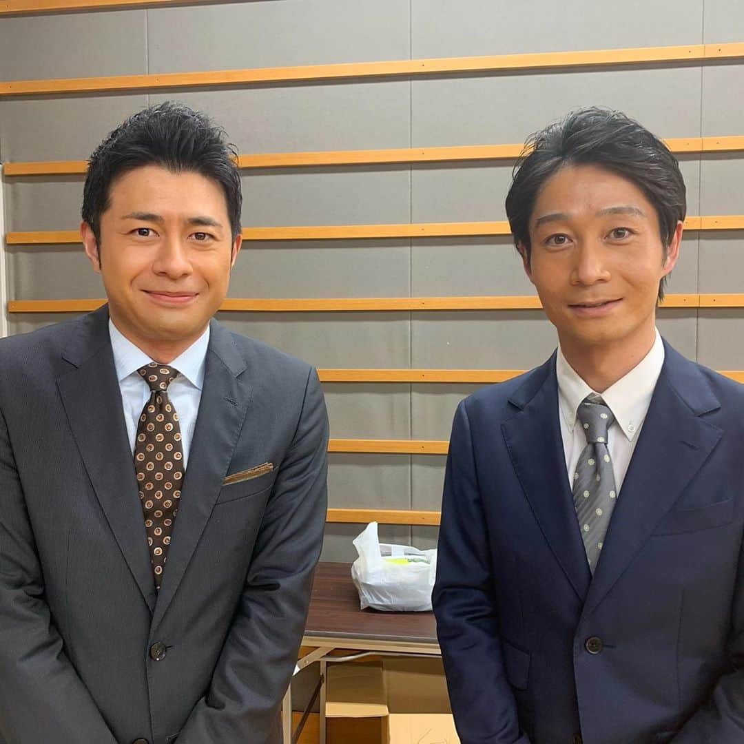 榎並大二郎さんのインスタグラム写真 - (榎並大二郎Instagram)「👬🏻﻿ 恐れ多くも、ものまねをして頂きました。﻿ ﻿ Rocky石井さん （@rocky_ishii ﻿） とむやむくんさん （@tomoyamagic ﻿） ﻿ お世話になりました！﻿ ﻿ #そして﻿ #女性アナ軍団の﻿ #NiziU のものまね﻿ #すばらしかった」9月19日 23時21分 - enami_daijiro