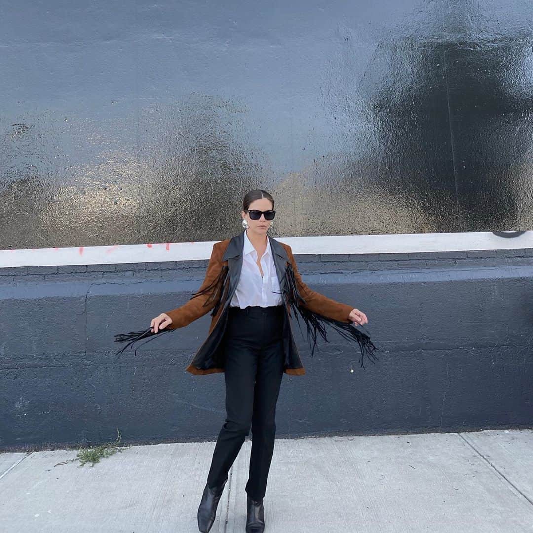 Monica Sordoのインスタグラム：「Back home... back to fall... but always keeping the warmth of the Caribbean close to me with our Cubagua Earrings and the coolness with the Patsy Jacket by @dancassab 🖤 both available at @si.collective x @fashionkind_ (link in bio!) #MonicaSordo」
